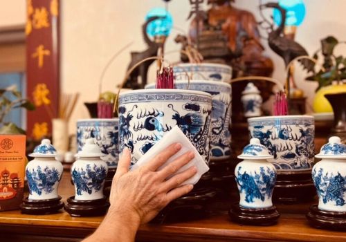 Bốc bát hương vào tháng nào trong năm để mang lại may mắn cho gia đình.