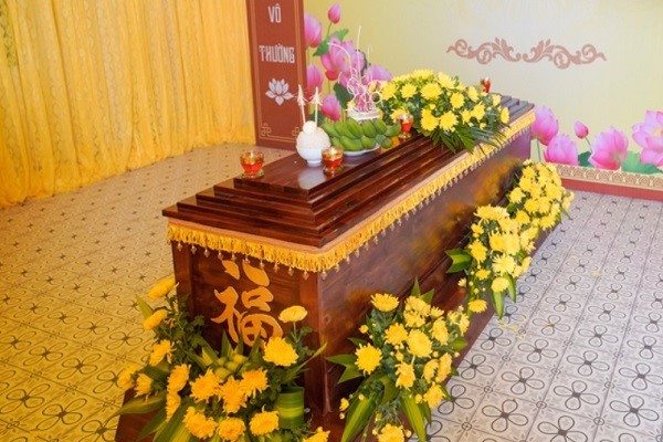 tai-sao-phai-dot-den-duoi-quan-tai-2