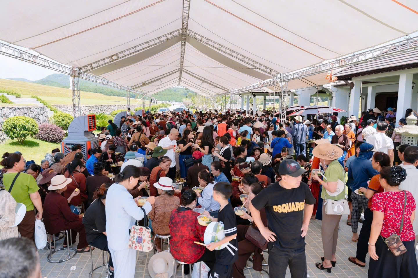 z6956467328517_9211d3ab2e158140bf102b32722639d9